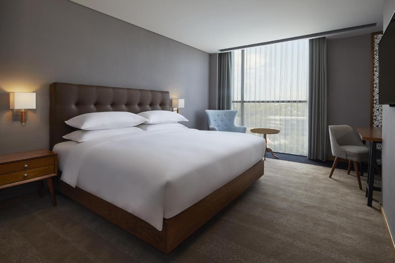 Four Points By Sheraton Balikpapan Exteriör bild